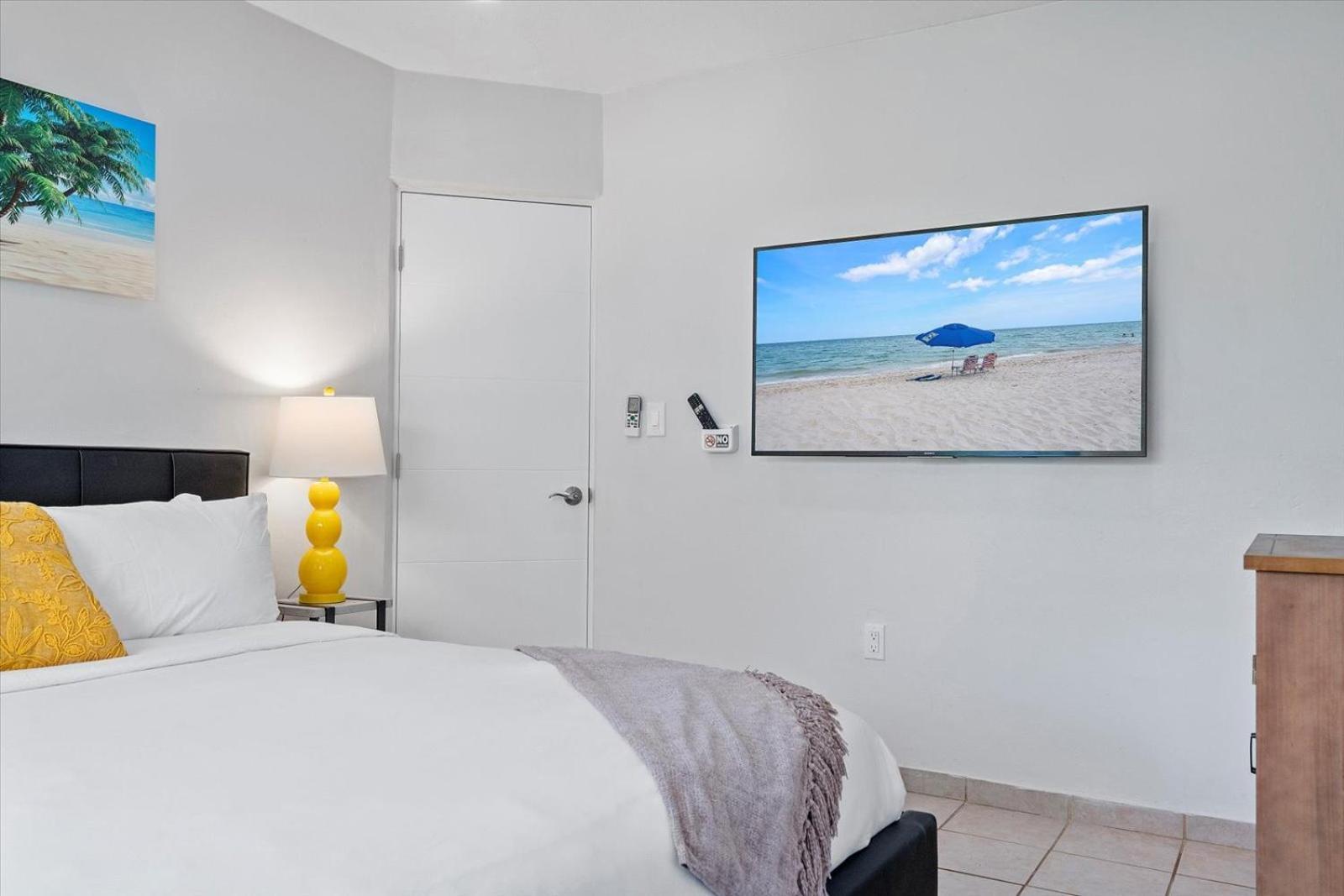 Walnut By The Sea Apartment Холивуд Стая снимка