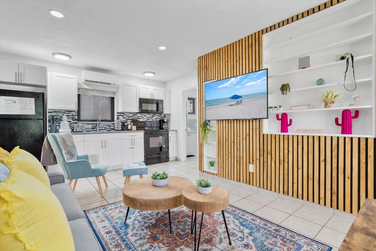 Walnut By The Sea Apartment Холивуд Стая снимка