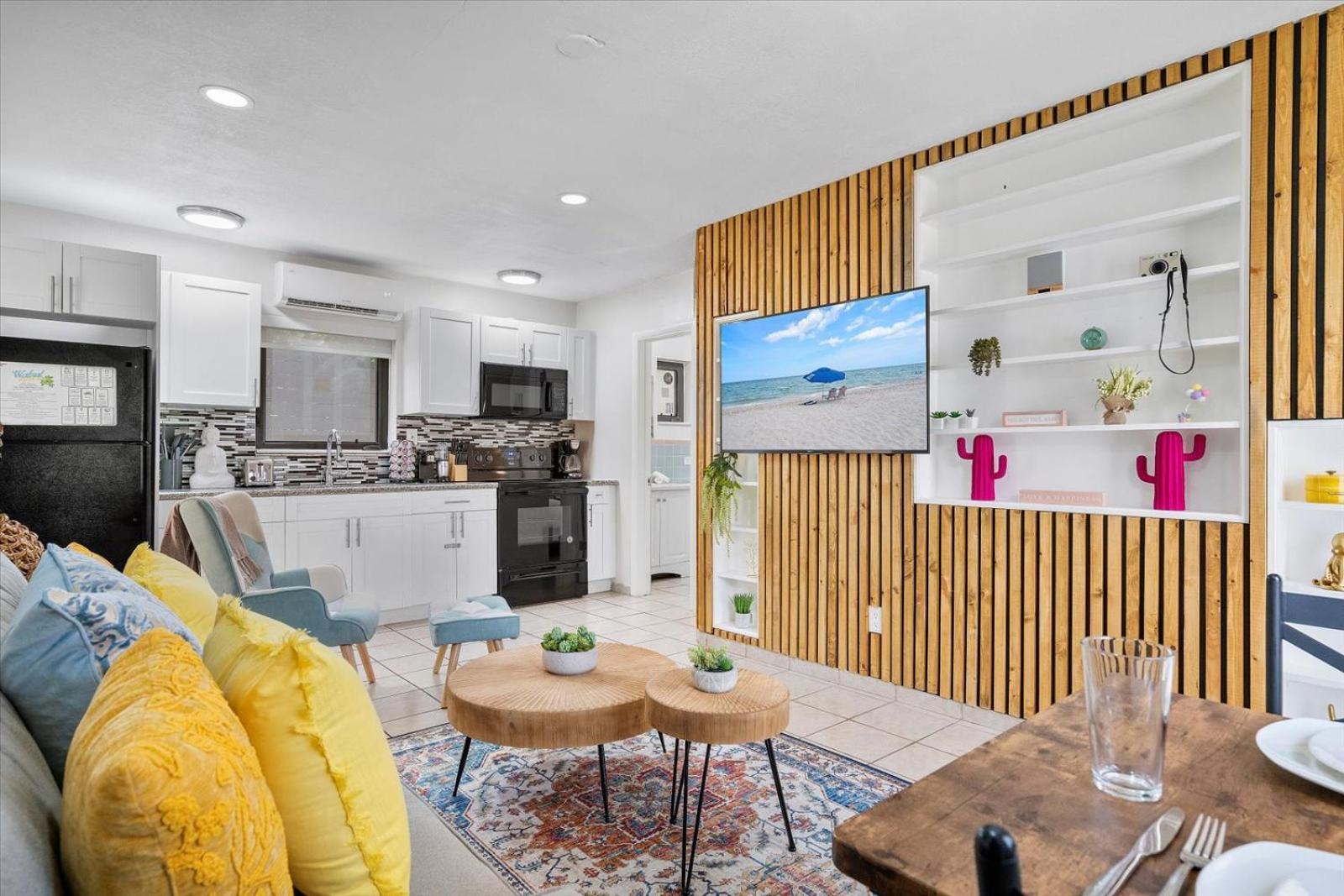Walnut By The Sea Apartment Холивуд Стая снимка