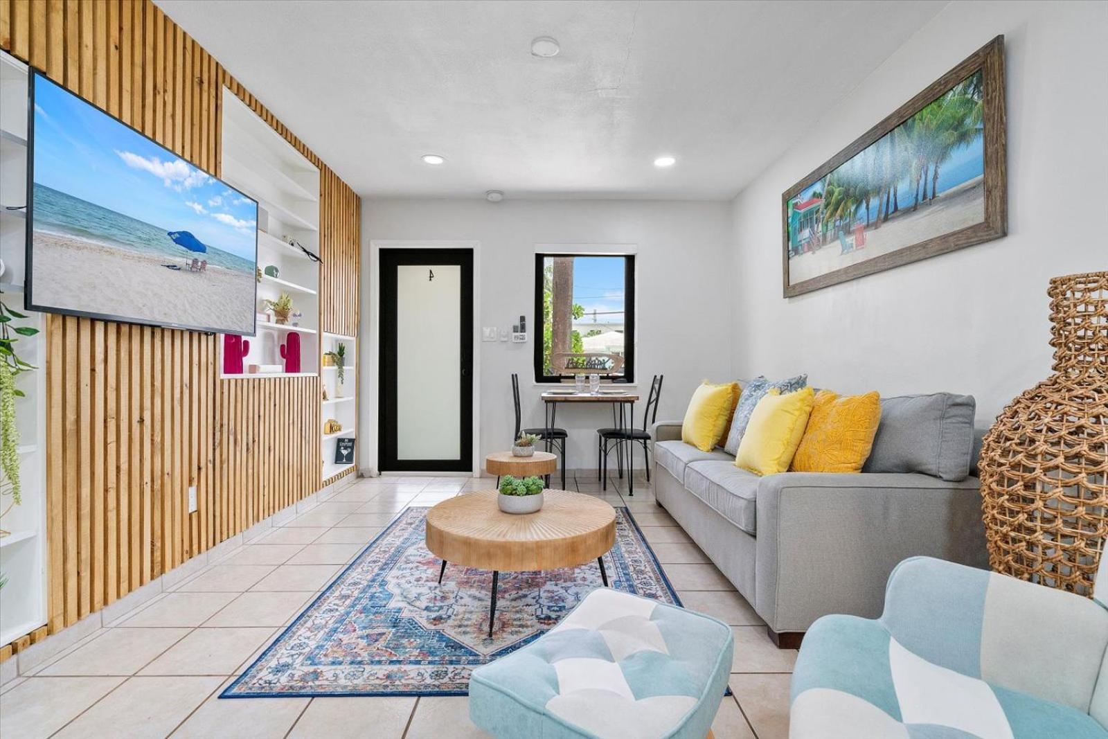 Walnut By The Sea Apartment Холивуд Стая снимка